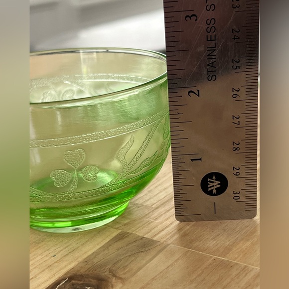 Rare Vintage 1930’s Hazel Atlas Uranium Glass Tea Cup and Saucer Shamrock Motif - Picture 9 of 10